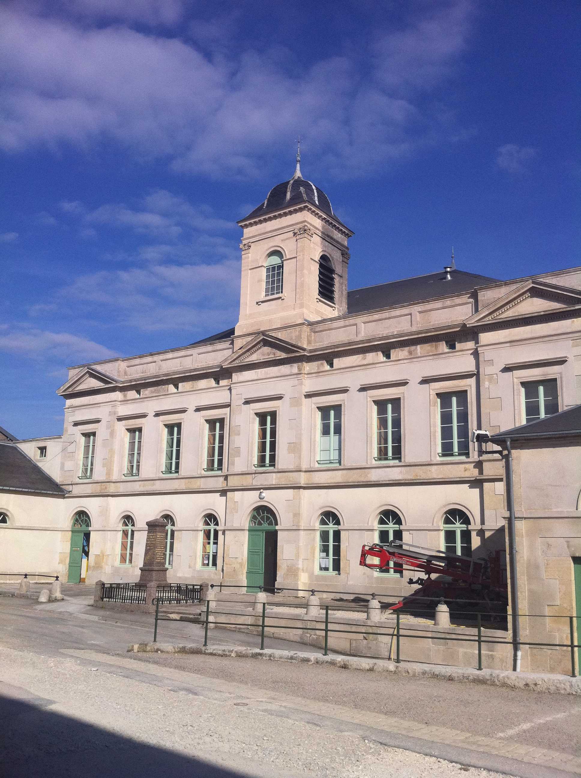Église après la rénovation de la façade